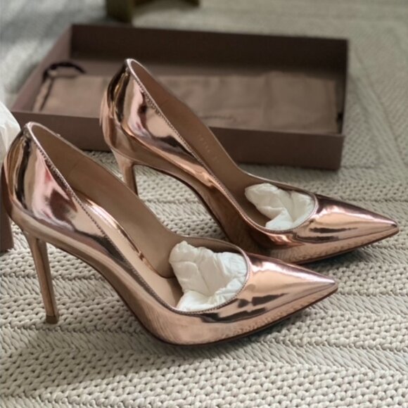 Gianvito Rossi - Metal Peach 105 Patent Leather Pumps (Size 37, US 7) - Picture 2 of 9